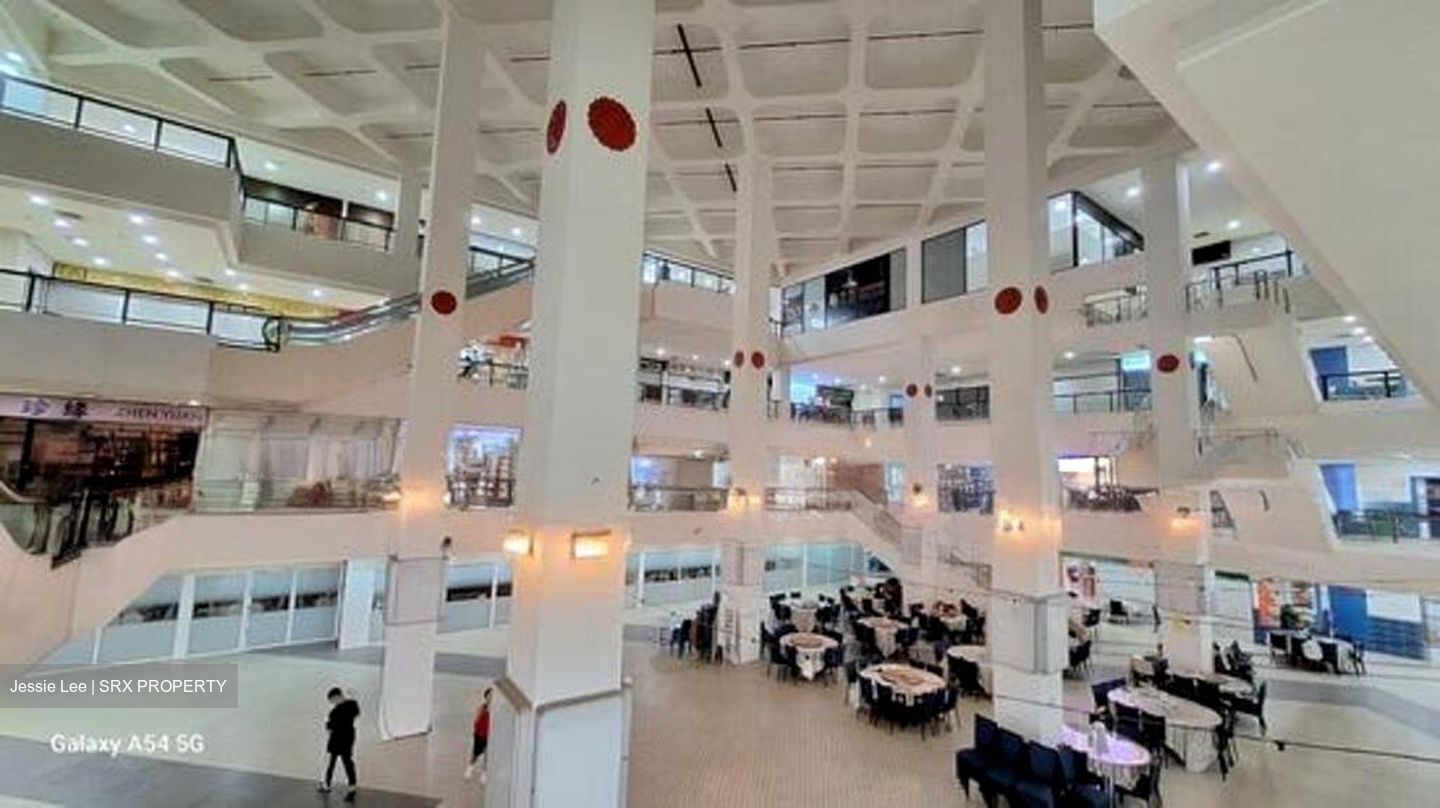 Upper Serangoon Shopping Centre (D19), Shop House #523473021